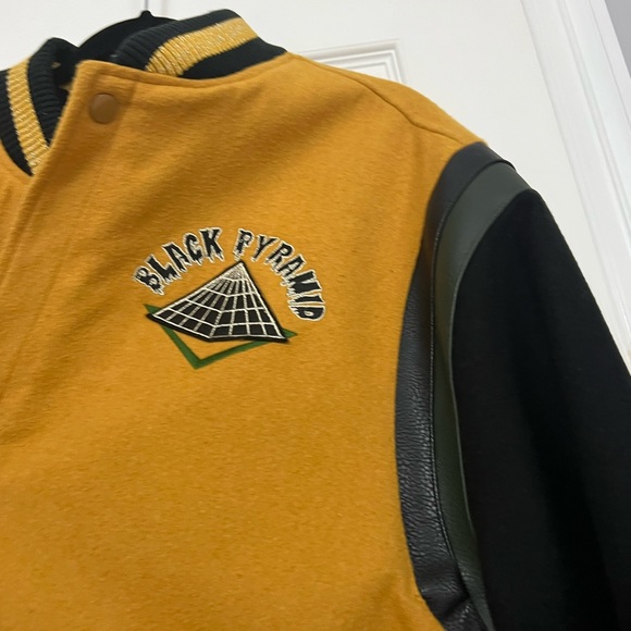 Pyramid Jacket size - Picture 7 of 11